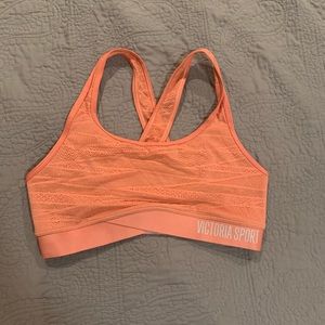 NWOT - VS sports bra